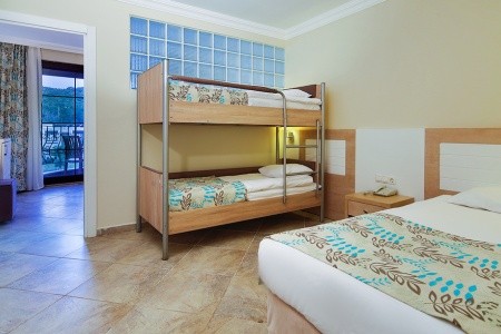 Green Bay Resort & Spa - 14