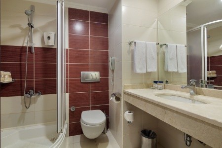 Green Bay Resort & Spa - 16