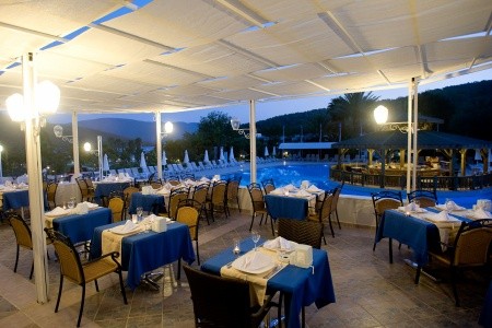 Green Bay Resort & Spa - 20