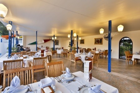 Green Bay Resort & Spa - 37