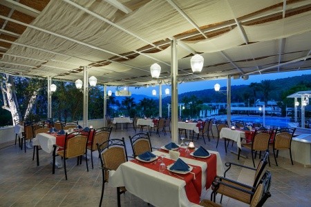 Green Bay Resort & Spa - 46