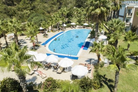 Green Bay Resort & Spa - 56