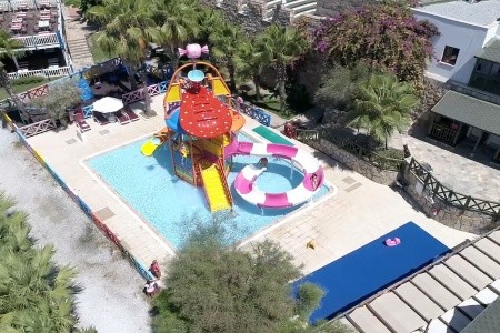 Green Bay Resort & Spa - 58