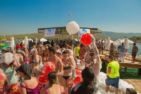 Green Bay Resort & Spa - 77