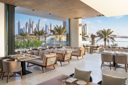 Spojené arabské emiráty Dubaj Radisson Beach Resort Palm Jumeirah 10 dňový pobyt Raňajky Letecky Letisko: Viedeň August 2025 (30/08/25- 8/09/25)