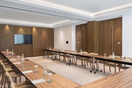 Spojené arabské emiráty Dubaj Radisson Beach Resort Palm Jumeirah 10 dňový pobyt Raňajky Letecky Letisko: Viedeň August 2025 (30/08/25- 8/09/25)