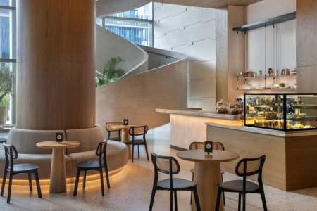 Spojené arabské emiráty Dubaj Radisson Beach Resort Palm Jumeirah 10 dňový pobyt Raňajky Letecky Letisko: Viedeň August 2025 (30/08/25- 8/09/25)
