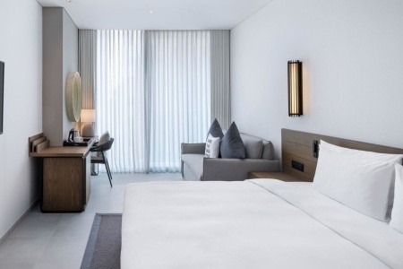 Spojené arabské emiráty Dubaj Radisson Beach Resort Palm Jumeirah 10 dňový pobyt Raňajky Letecky Letisko: Viedeň August 2025 (30/08/25- 8/09/25)