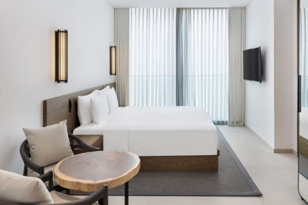 Spojené arabské emiráty Dubaj Radisson Beach Resort Palm Jumeirah 10 dňový pobyt Raňajky Letecky Letisko: Viedeň August 2025 (30/08/25- 8/09/25)