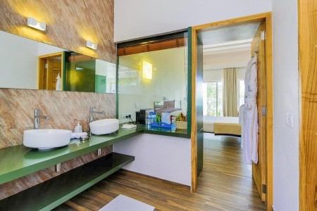 Maldivy Lhaviyani Atol Cocoon Maldives 9 dňový pobyt All Inclusive Letecky Letisko: Viedeň December 2026 ( 4/12/26-12/12/26)