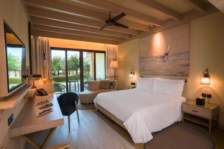 Spojené arabské emiráty Abu Dhabi Saadiyat Rotana Resort & Villas 14 dňový pobyt Raňajky Letecky Letisko: Praha September 2026 (25/09/26- 8/10/26)