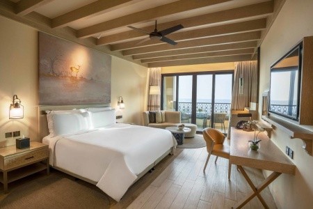 Spojené arabské emiráty Abu Dhabi Saadiyat Rotana Resort & Villas 14 dňový pobyt Raňajky Letecky Letisko: Praha September 2026 (25/09/26- 8/10/26)
