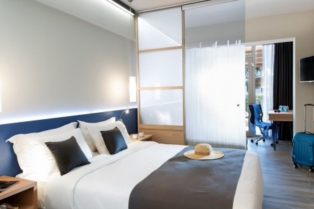 Grécko Chalkidiki Blue Dolphin 8 dňový pobyt Polpenzia Letecky Letisko: Praha September 2025 (26/09/25- 3/10/25)