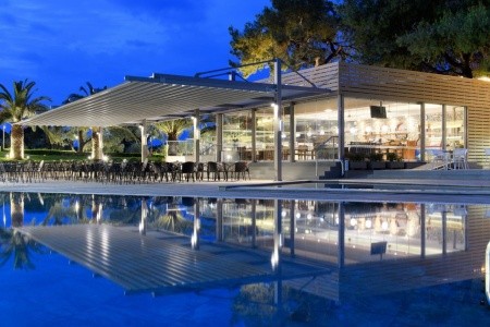 Grécko Chalkidiki Blue Dolphin 8 dňový pobyt Polpenzia Letecky Letisko: Praha September 2025 (26/09/25- 3/10/25)