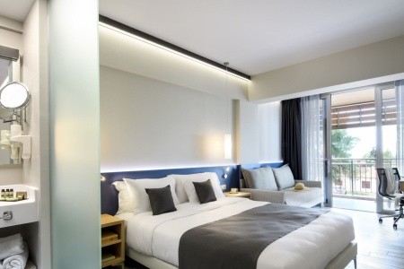 Grécko Chalkidiki Blue Dolphin 8 dňový pobyt Polpenzia Letecky Letisko: Praha September 2025 (26/09/25- 3/10/25)