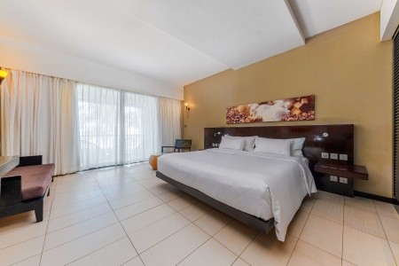 Crystals Beach Resort Belle Mare - 79