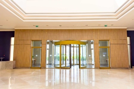 Spojené arabské emiráty Ras Al Khaimah Doubletree By Hilton & Spa Marjan Island 9 dňový pobyt Ultra All inclusive Letecky Letisko: Bratislava February 2026 (15/02/26-23/02/26)