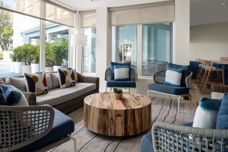 Bahamy  Courtyard Nassau Downtown/Junkanoo Beach 16 dňový pobyt Bez stravy Letecky Letisko: Viedeň January 2026 (29/01/26-13/02/26)