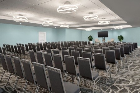 Bahamy  Courtyard Nassau Downtown/Junkanoo Beach 16 dňový pobyt Bez stravy Letecky Letisko: Viedeň January 2026 (29/01/26-13/02/26)