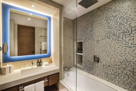Tumbi West Palm Beach Hotel Dubai, Tapestry Collection By Hilton