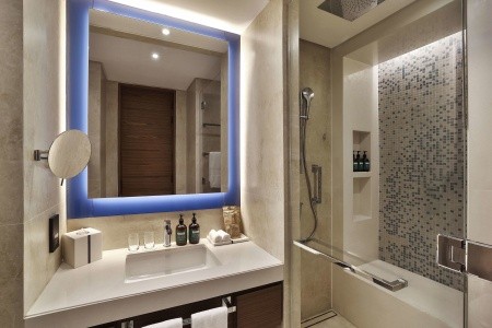 Tumbi West Palm Beach Hotel Dubai, Tapestry Collection By Hilton