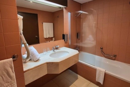 Madeira Caniço Cais Da Oliveira 10 dňový pobyt Raňajky Letecky Letisko: Budapešť January 2026 (15/01/26-24/01/26)