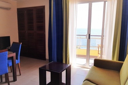 Madeira Caniço Cais Da Oliveira 10 dňový pobyt Raňajky Letecky Letisko: Budapešť January 2026 (15/01/26-24/01/26)