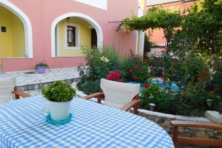 Antigonis Apartments