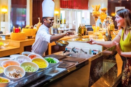 Spojené arabské emiráty Abu Dhabi Khalidiya Palace Rayhaan 5 dňový pobyt Raňajky Letecky Letisko: Praha January 2026 (13/01/26-17/01/26)