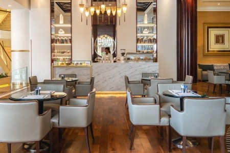 Hotel Beach Rotana Hotel & Tower