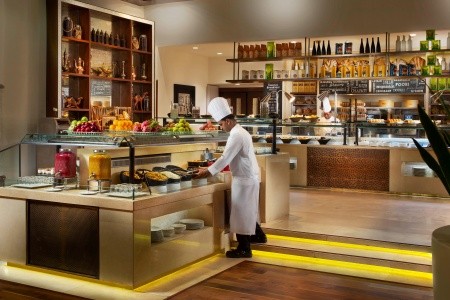 Hotel Beach Rotana Hotel & Tower