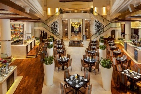 Hotel Beach Rotana Hotel & Tower