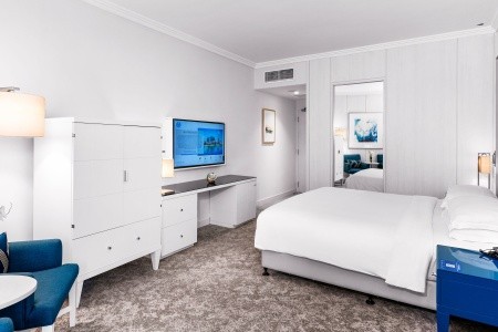 Hotel Beach Rotana Hotel & Tower