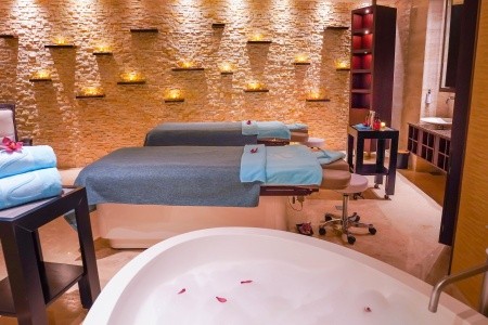 Hotel Beach Rotana Hotel & Tower