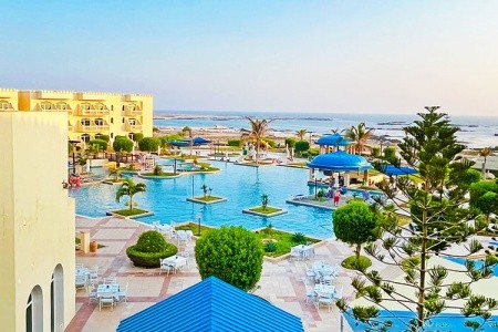 Omán  Wyndham Garden Mirbat 5 dňový pobyt All Inclusive Letecky Letisko: Praha December 2025 (26/12/25-30/12/26)