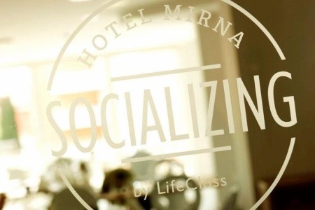 Socializing Hotel Mirna