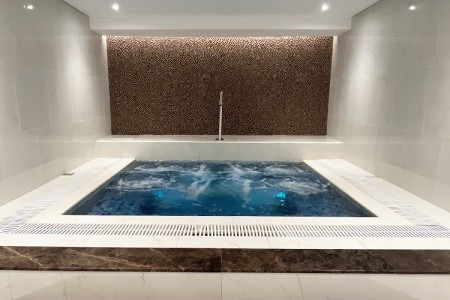 Spojené arabské emiráty Fujairah Royal M Al Aqah Beach Hotel & Resort 6 dňový pobyt All Inclusive Letecky Letisko: Praha March 2026 (19/03/26-24/03/26)