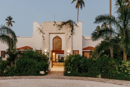 Zanzibar, Pwani Mchangani, Lux* Marijani Beach Resort & Spa, za <span>67.421</span> Kč