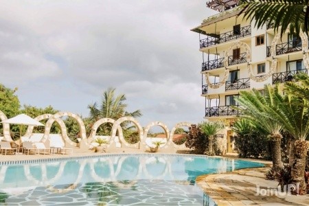 Zanzibar, Další oblasti na Zanzibaru, Palumbo Waves (Kendwa), za <span>40.746</span> Kč