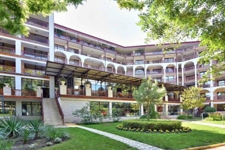 Estreya Residence