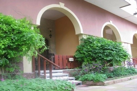 Estreya Residence