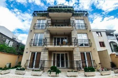 Apartments Franeta