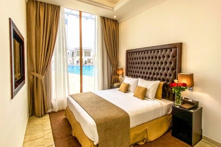 Spojené arabské emiráty Fujairah Mirage Bab Al Bahr Resort 10 dňový pobyt Raňajky Letecky Letisko: Praha June 2026 (30/06/26- 9/07/26)