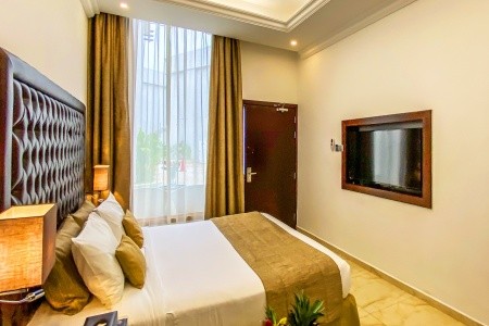 Spojené arabské emiráty Fujairah Mirage Bab Al Bahr Resort 10 dňový pobyt Raňajky Letecky Letisko: Praha June 2026 (30/06/26- 9/07/26)