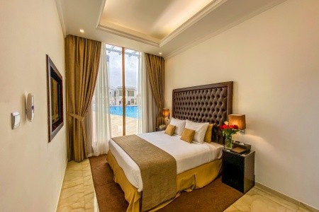 Spojené arabské emiráty Fujairah Mirage Bab Al Bahr Resort 10 dňový pobyt Raňajky Letecky Letisko: Praha June 2026 (30/06/26- 9/07/26)
