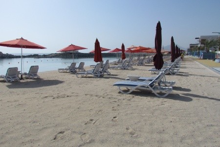 Spojené arabské emiráty Fujairah Mirage Bab Al Bahr Resort 10 dňový pobyt Raňajky Letecky Letisko: Praha June 2026 (30/06/26- 9/07/26)