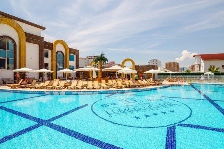 The Lumos Deluxe Resort - 4