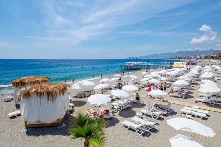 The Lumos Deluxe Resort - 8