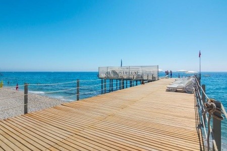 The Lumos Deluxe Resort - 9