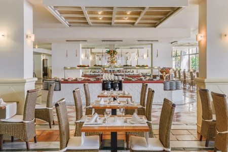 Kanárske ostrovy Tenerife H10 Conquistador 10 dňový pobyt Polpenzia Letecky Letisko: Budapešť April 2026 (20/04/26-29/04/26)